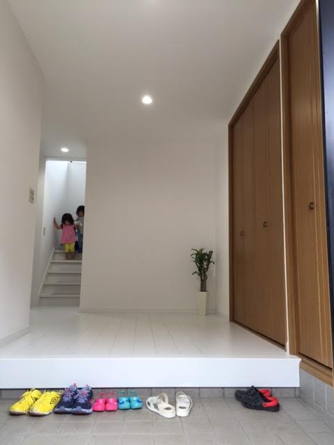 玄関の写真公開！【ネットビジネスで１億円御殿を手に入れた写真公開シリーズ：第2回目】